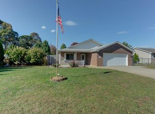 608 Hickory St NW, Demotte, IN 46310