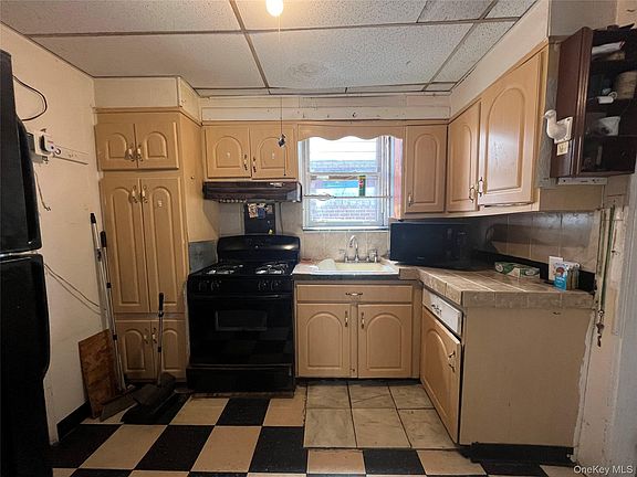 3rd image of 10438 202nd Street