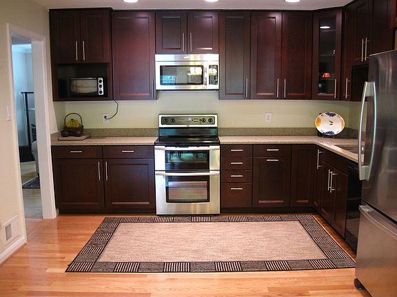 2nd image of 6728 Melrose Dr