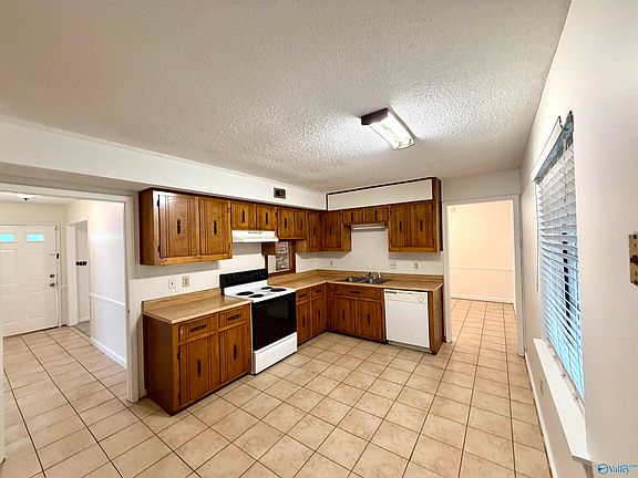 4th image of 503 Misty Ln