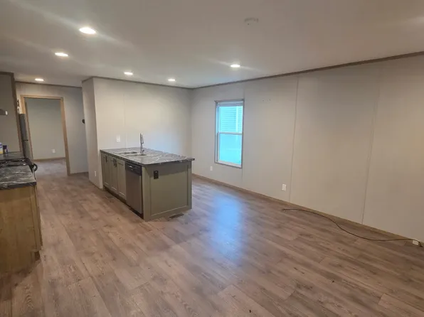 855 Washington Post Rd #209, New Bern, NC 28562