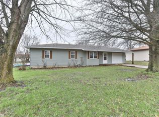 945 Victoria St, Marshfield, MO 65706