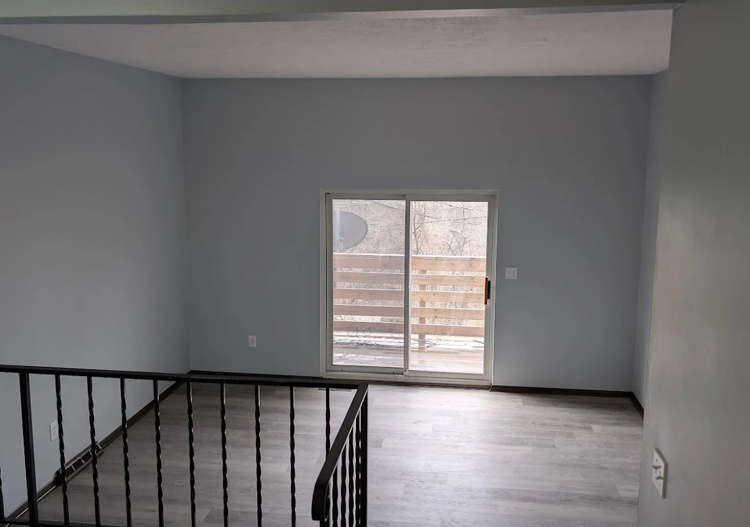 Avalon / Bellevue Border - Large 2 Br Townhouse, Central Air, Garage — Photo 3