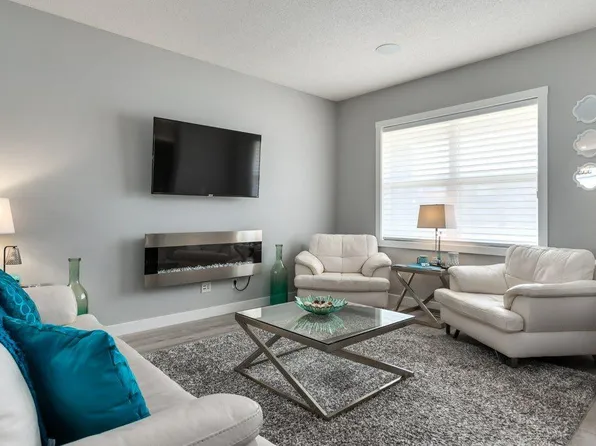 144 W Wolf Willow Blvd SE, Calgary, AB T2X 1T8