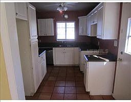 4th image of 109 W King St