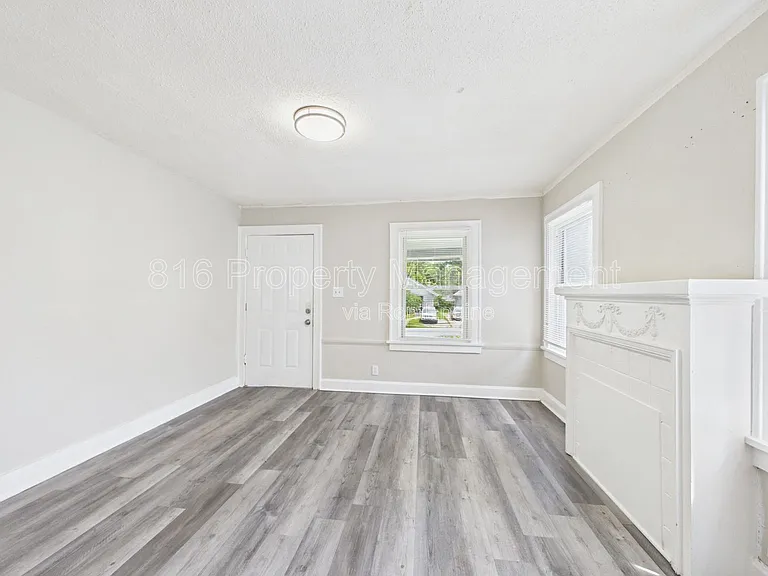 5636 Garfield Ave — Photo 4