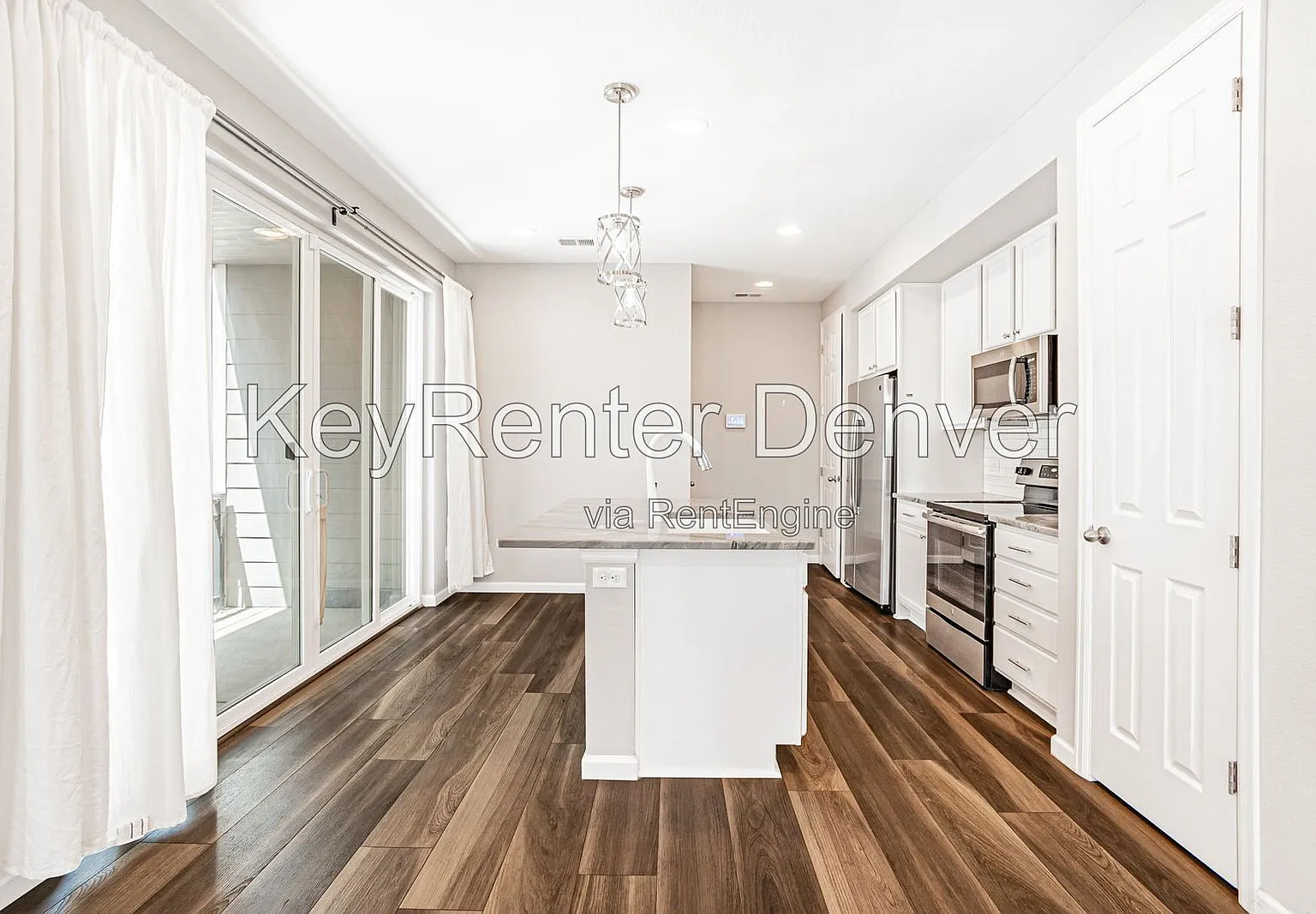 3 bed, 2.5 bath, 1537 sqft, $2,500 — Photo 2