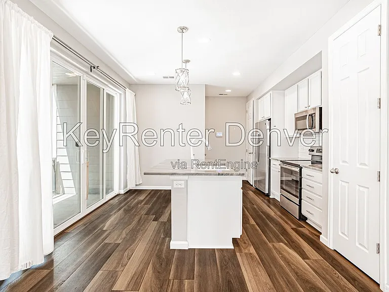 23634 E 5th Pl — Photo 2