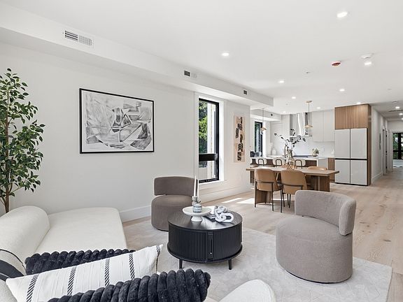3rd image of 17 Holmes St #1