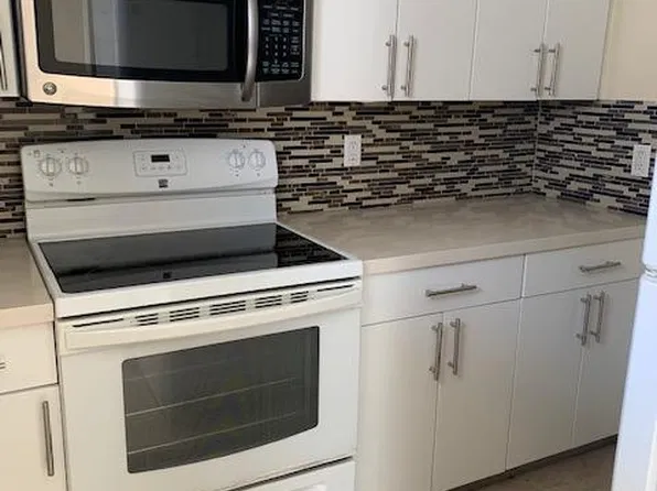 2000 Biarritz Dr APT 305, Miami Beach, FL 33141