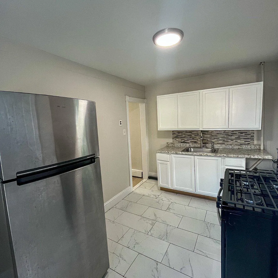2 bed, 1.0 bath, 1773 sqft, $2,000 — Photo 3