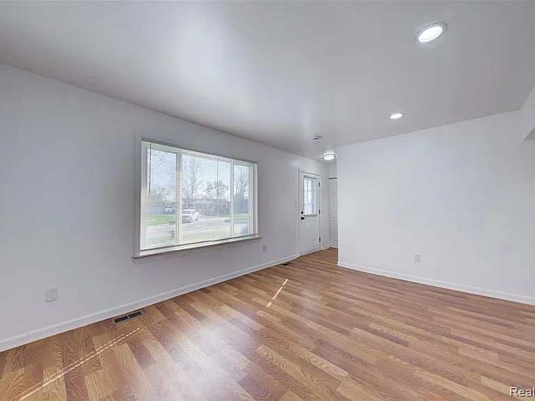 35030 Michelle Dr — Photo 23