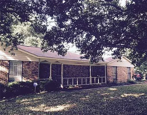 4 bed, 2230 sqft, $1,700 — Photo 2