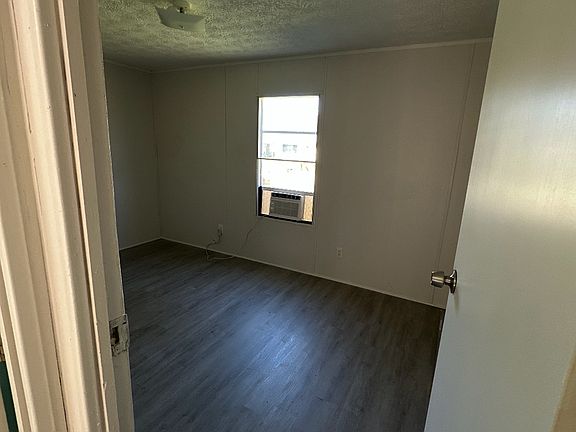 5th image of 847 W Toby St