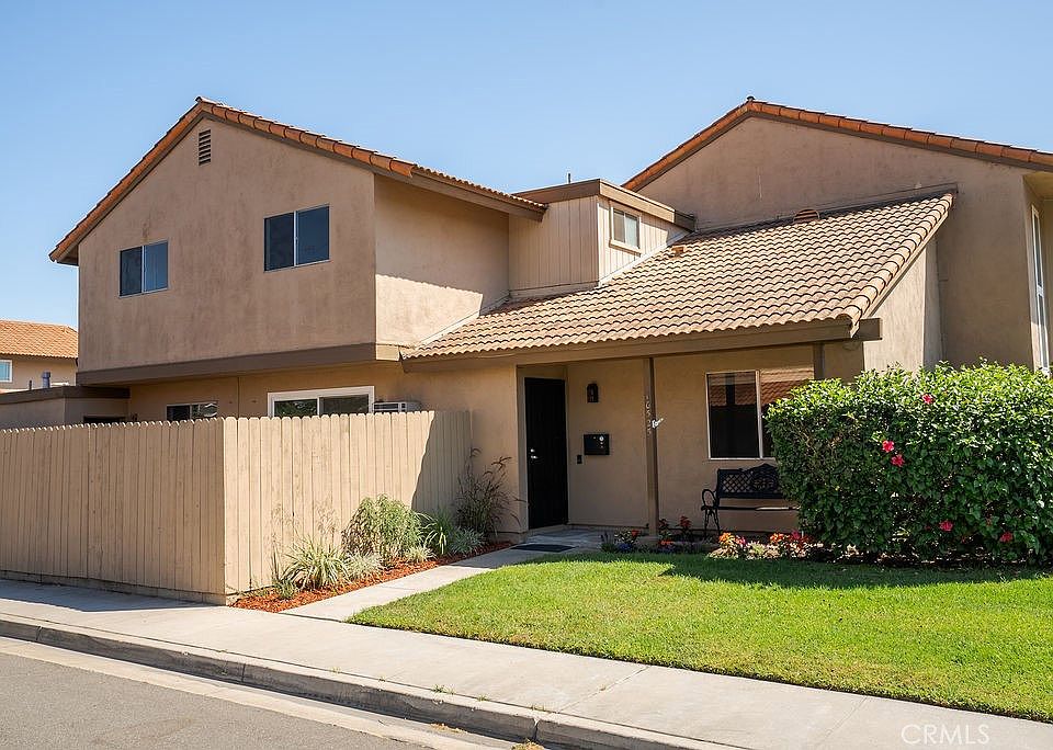 1st image of 10525 Royal Oak Way