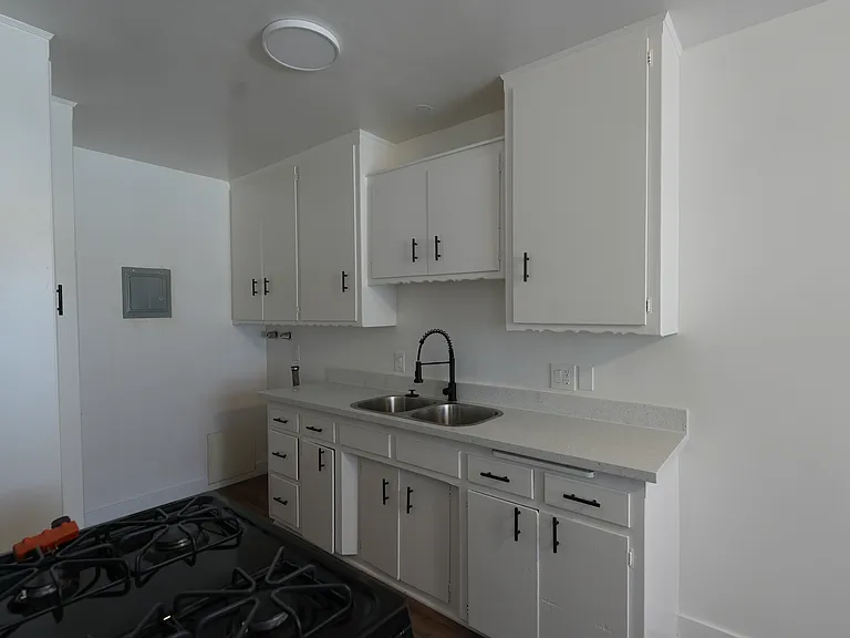 10304 La Reina Ave #C — Photo 8