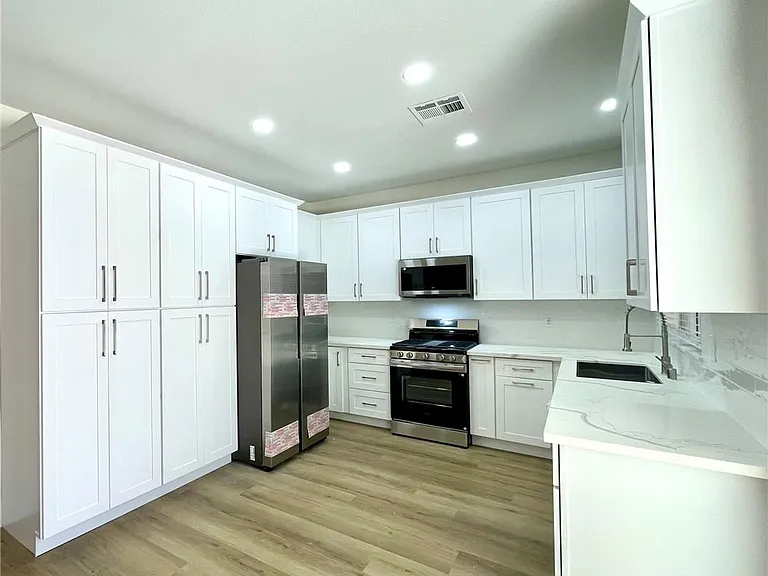 10546 Big Mill Ct — Photo 11