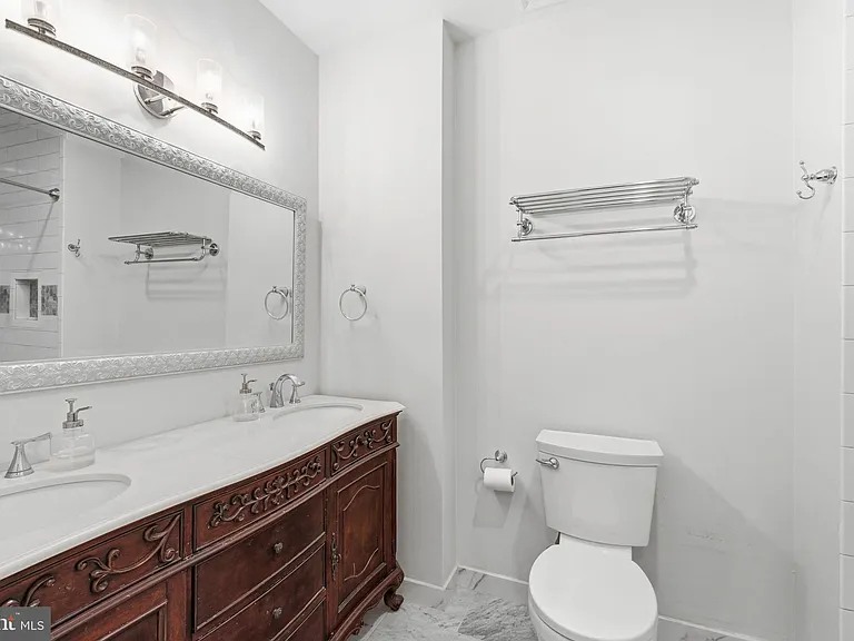 601 Wilkes St #301 — Photo 26