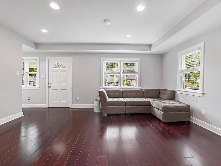 524 Continental Rd — Photo 3