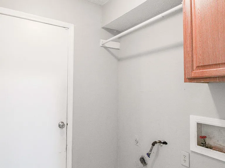 8900 N Shannon Ave — Photo 3