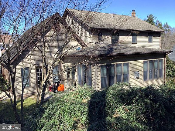 2nd image of 213 Norwegian Woods Dr