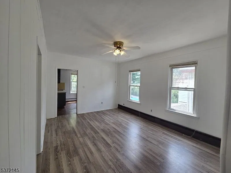 2 bed, 1.0 bath, 968 sqft, $2,000 — Photo 3