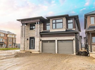 238 Longboat Run W, Brantford, ON N3T 0P3