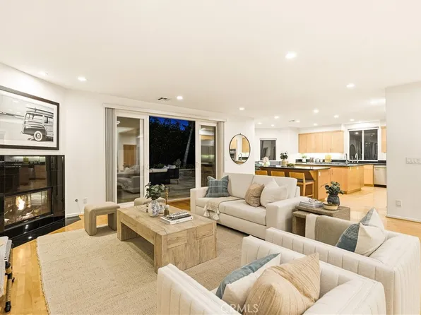 1305 11th St, Manhattan Beach, CA 90266