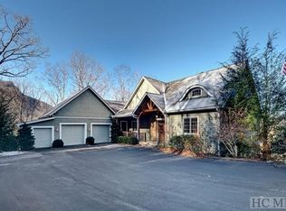 142 Mossy Rock Ln, Sapphire, NC 28774