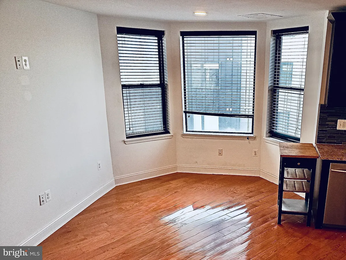 Building Photo - 1250 Ridge Ave #-3C