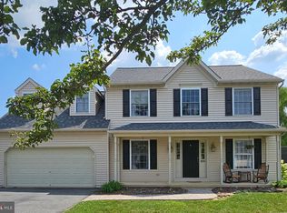 231 Deerfield Ln, Lititz, PA 17543