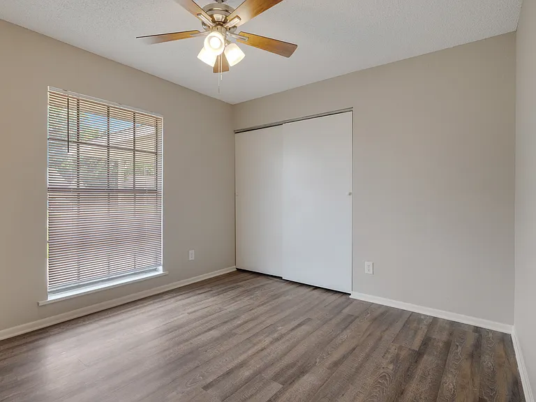 104 Plaza Village Dr — Photo 14