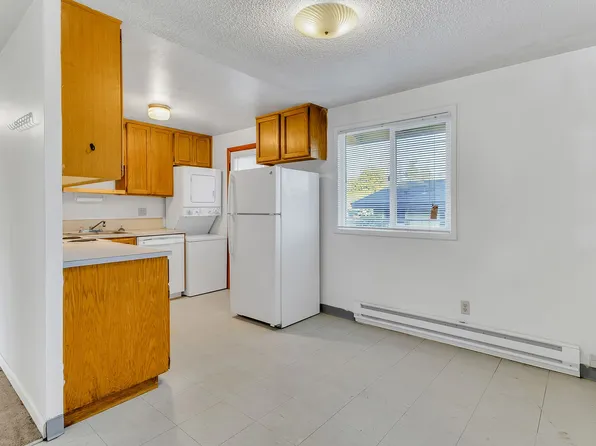 King Blvd Apartments, 6970 SW King Blvd #11, Beaverton, OR 97008