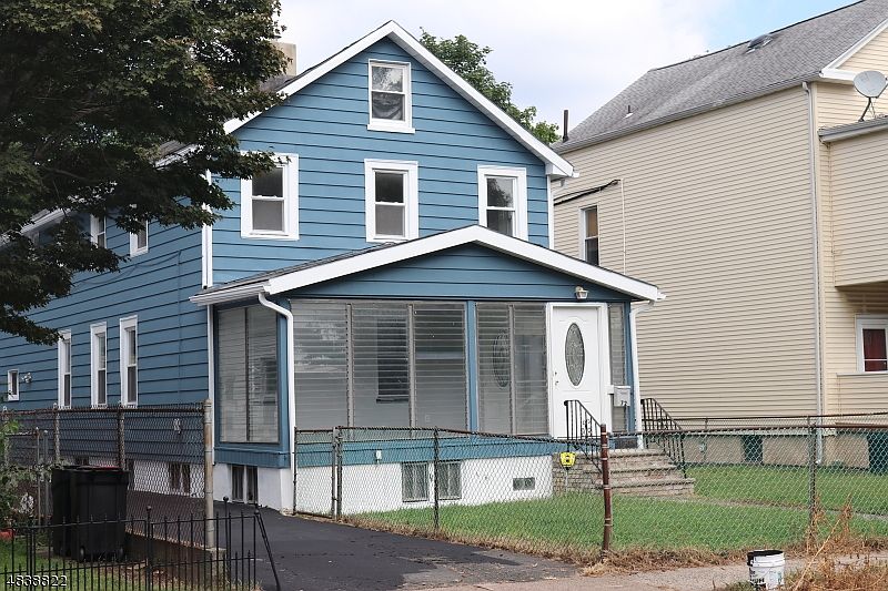 1st image of 72 Marcy Ave