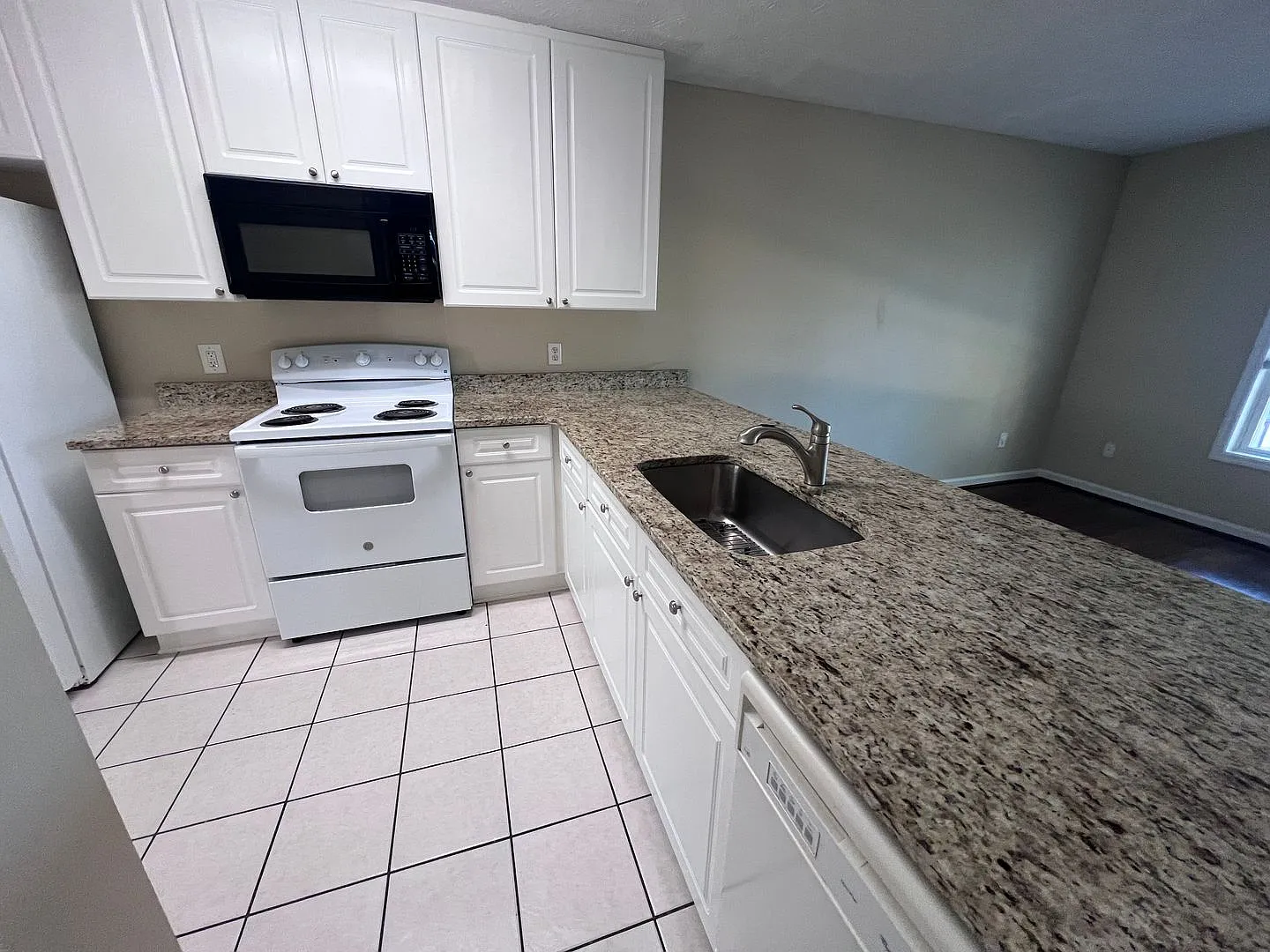 2428 E University Dr — Photo 4