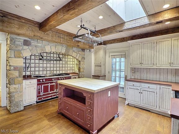 4th image of 2710 Chesterton Rd