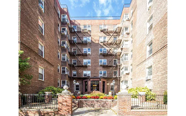 Sold by Douglas Elliman | media 15