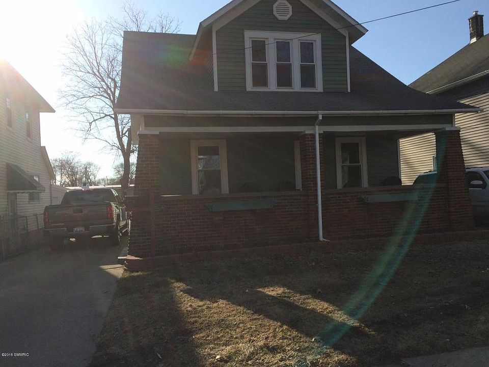 1st image of 1937 Huizen Ave SW