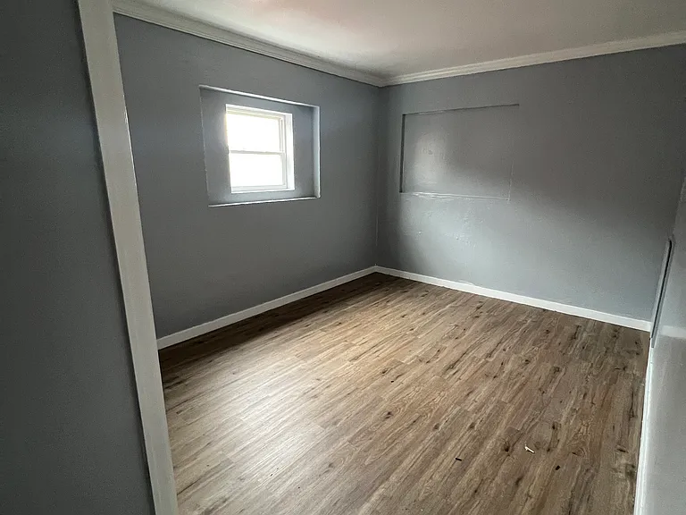 121 W Madison St #4 — Photo 6