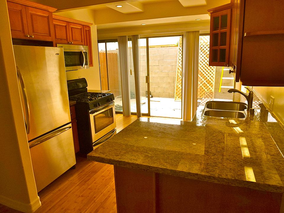 1st image of 11723 Avon Way #6