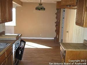 4th image of 5926 Lake Bank St