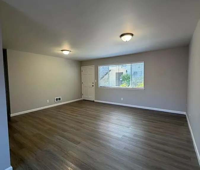 300 Warren Ave #2 — Photo 9