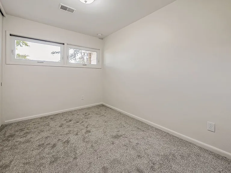 20862 Kenwood St — Photo 21