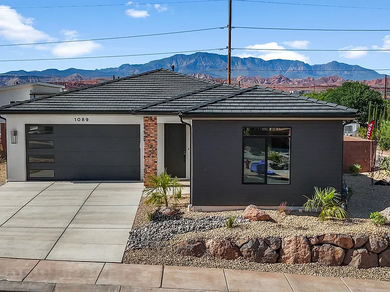 1089 E Coyote Crest Dr — Photo 3