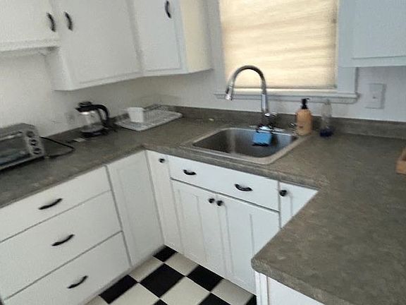 4th image of 14 Hamel Rd