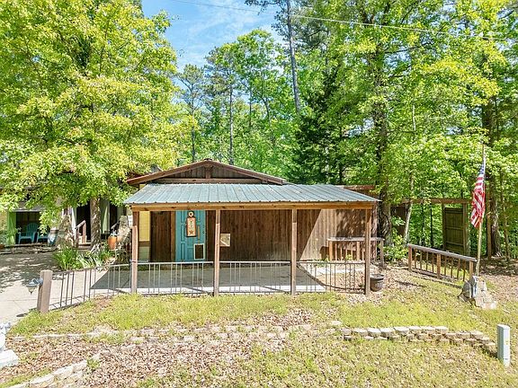3rd image of 156 Sunny Brook Ln