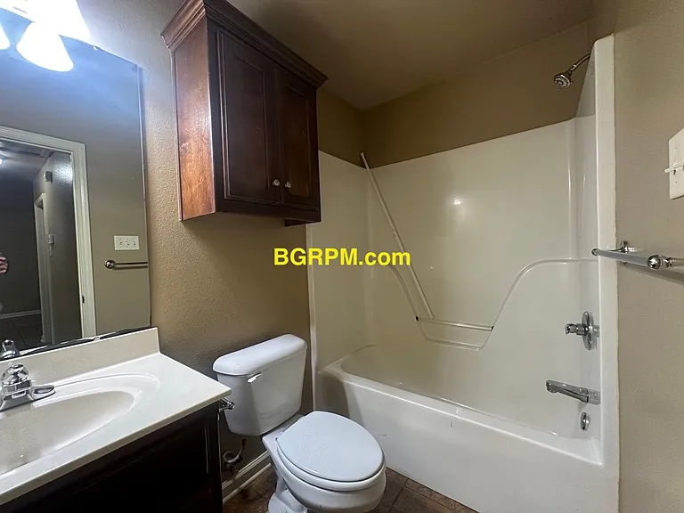 908-912-A & B Stanphil Rd — Photo 8