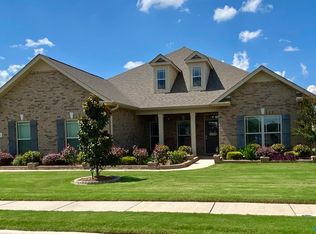 32 Queensland Dr, Huntsville, AL 35824