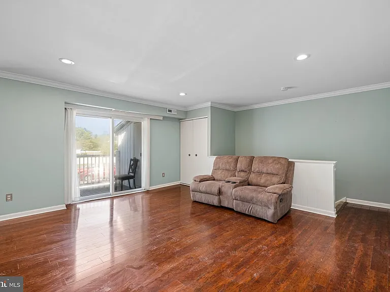 275 Green St #4A6 — Photo 5