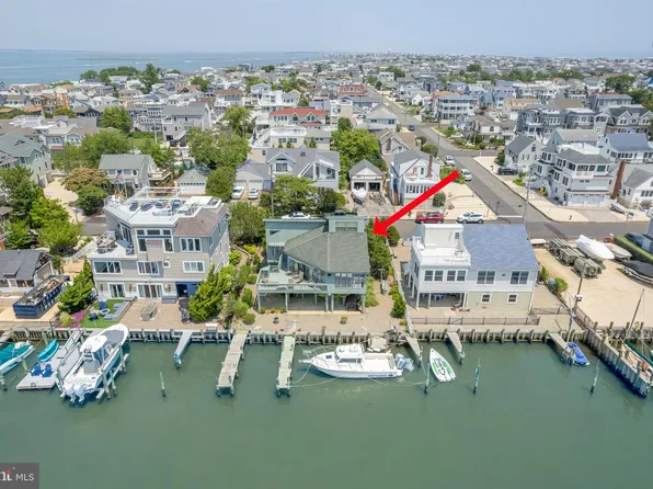 102 S 33rd St, Beach Haven, NJ 08008